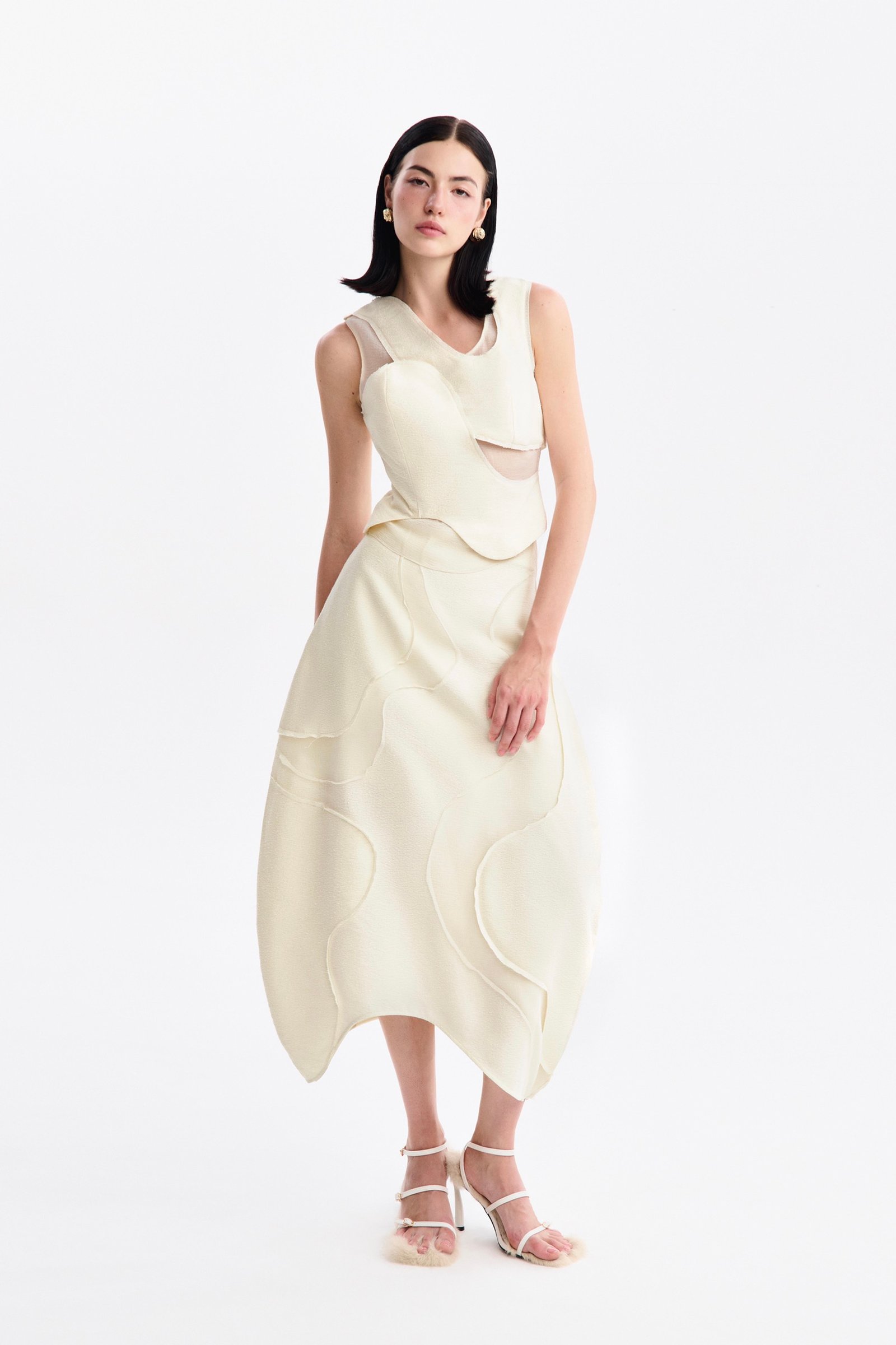 CREAM CUT-OUT LAYER TOP